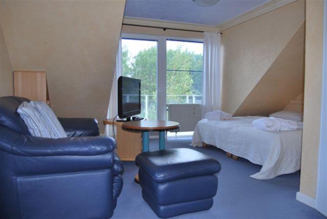 Ferienwohnung Eldena Lobbe Exterior foto